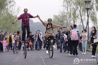 成人独轮车骑行视频,跟随视频轻松掌握平衡艺术-第3张图片-草莓福利影院