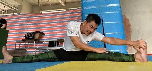 成人压腿 痛苦视频,成人压腿痛苦瞬间揭秘-第3张图片-草莓福利影院