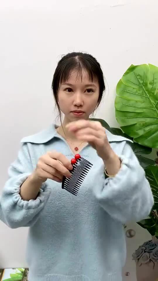 成人碎发发夹视频-第1张图片-草莓福利影院