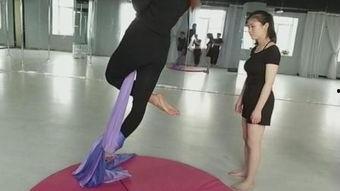 成人舞蹈挺胸图片高清视频,成人挺胸技巧展示-第2张图片-草莓福利影院