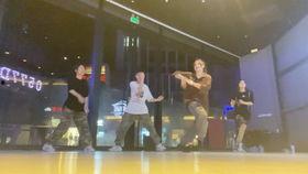 温州成人街舞比赛视频,温州成人街舞比赛精彩瞬间回顾-第1张图片-草莓福利影院