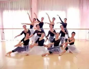 有趣有伴成人舞蹈视频,趣味成人舞蹈视频大盘点-第1张图片-草莓视频分享平台