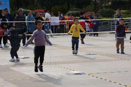 成人跳绳多种玩法视频,跟随视频学多种跳绳技巧-第3张图片-草莓视频分享平台